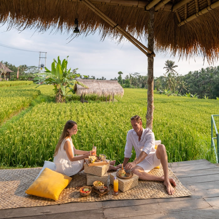 Piknik Makan Siang di Kunang-Kunang Restaurant (The Sun of Granary Resort and Villas)